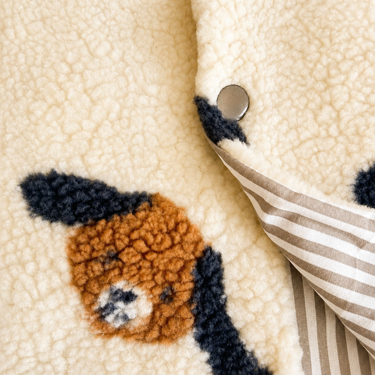 Giacca con cappuccio in teddy – fantasia cagnolino 🐶